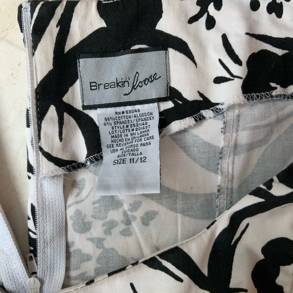 Flirty Summer Beakin Loose White/Back SZ 11/12 Dress - Picture 3 of 4